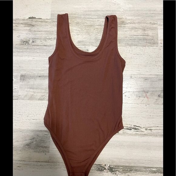 Brown Ribbed Bodysuit XS - Picture 3 of 3